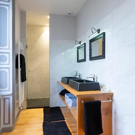 L'enclos De Ribains Guest house *